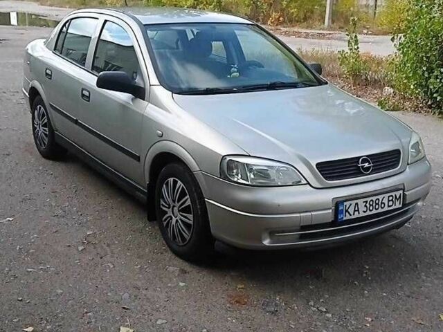 Бежевый Опель Астра, объемом двигателя 1.6 л и пробегом 210 тыс. км за 4000 $, фото 2 на Automoto.ua