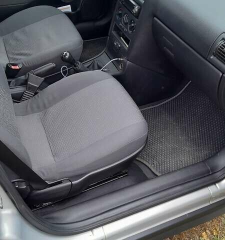 Бежевый Опель Астра, объемом двигателя 1.6 л и пробегом 213 тыс. км за 3800 $, фото 8 на Automoto.ua