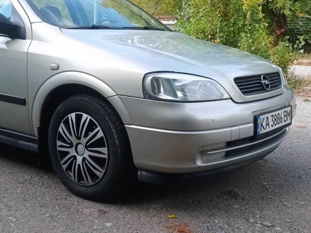 Бежевый Опель Астра, объемом двигателя 1.6 л и пробегом 210 тыс. км за 4000 $, фото 1 на Automoto.ua