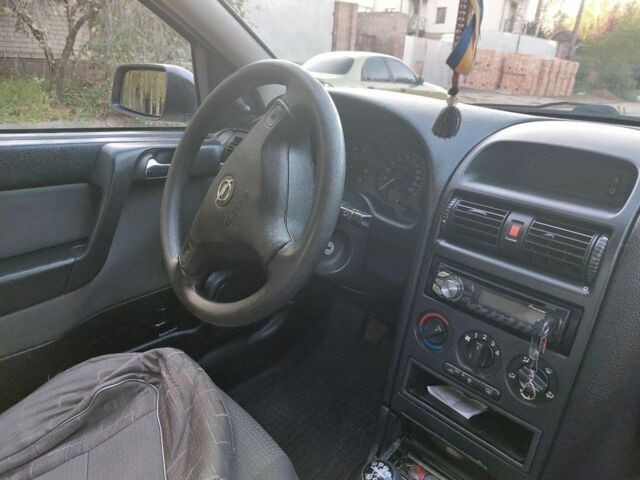 Бежевый Опель Астра, объемом двигателя 1.4 л и пробегом 210 тыс. км за 3000 $, фото 3 на Automoto.ua