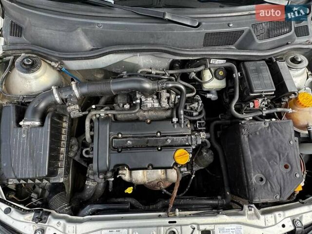 Бежевий Опель Астра, об'ємом двигуна 1.39 л та пробігом 178 тис. км за 4000 $, фото 5 на Automoto.ua