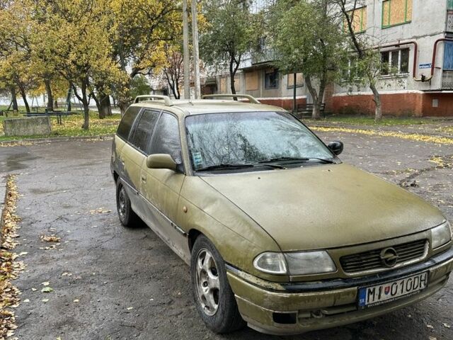 Бежевый Опель Астра, объемом двигателя 1.6 л и пробегом 300 тыс. км за 1051 $, фото 2 на Automoto.ua