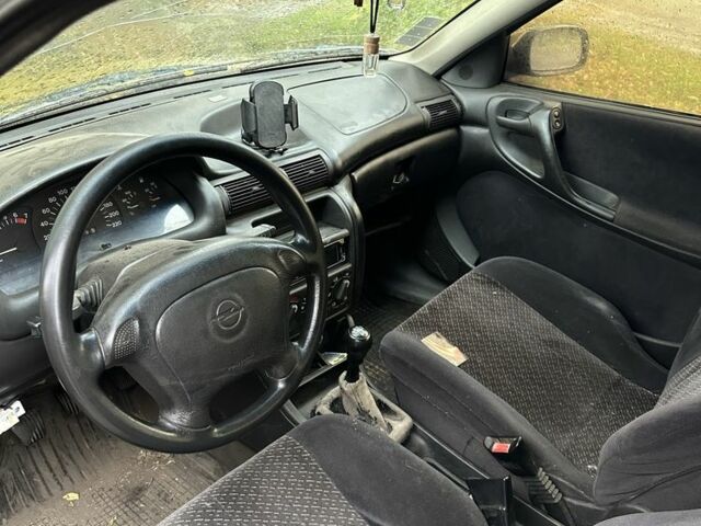 Бежевый Опель Астра, объемом двигателя 1.6 л и пробегом 300 тыс. км за 1051 $, фото 6 на Automoto.ua