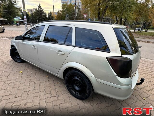 Бежевый Опель Астра, объемом двигателя 1.7 л и пробегом 292 тыс. км за 4999 $, фото 4 на Automoto.ua