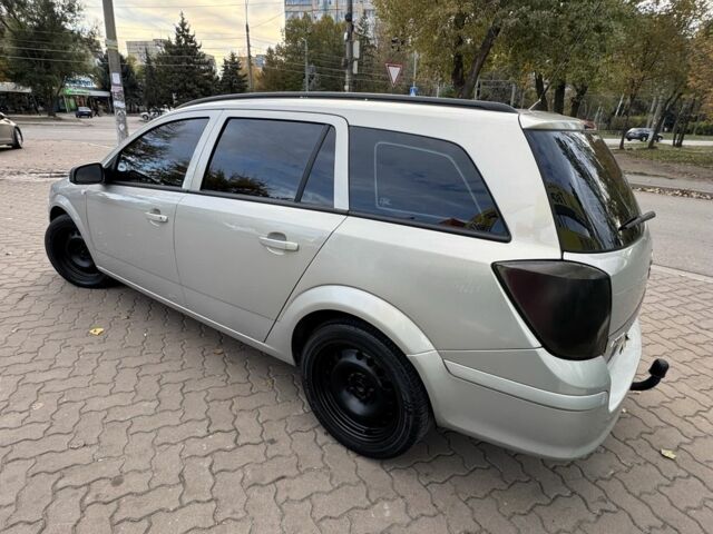 Бежевый Опель Астра, объемом двигателя 1.7 л и пробегом 292 тыс. км за 4999 $, фото 4 на Automoto.ua