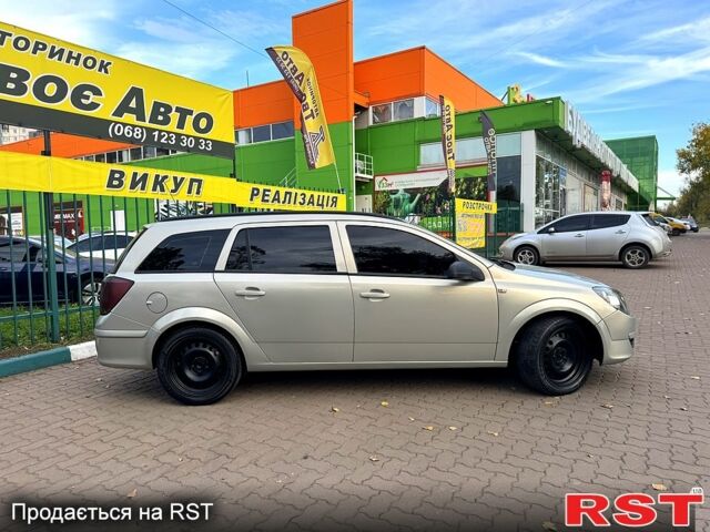 Бежевый Опель Астра, объемом двигателя 1.7 л и пробегом 292 тыс. км за 4999 $, фото 6 на Automoto.ua