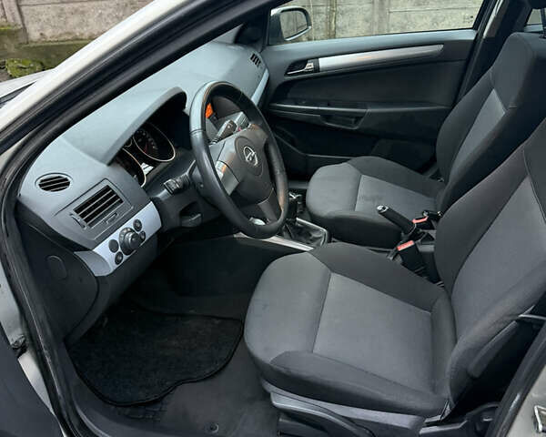 Бежевый Опель Астра, объемом двигателя 1.6 л и пробегом 219 тыс. км за 4900 $, фото 4 на Automoto.ua