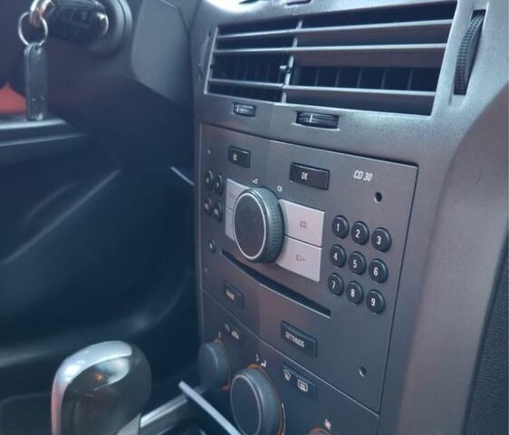 Бежевий Опель Астра, об'ємом двигуна 1.8 л та пробігом 181 тис. км за 6500 $, фото 9 на Automoto.ua