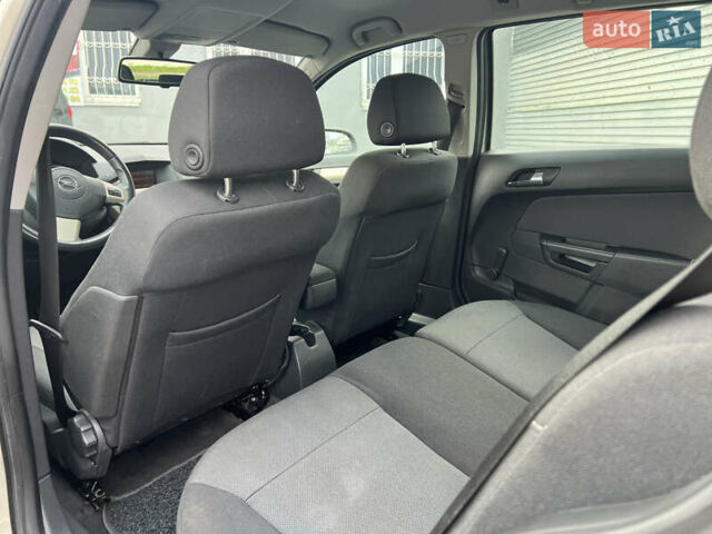 Бежевий Опель Астра, об'ємом двигуна 1.6 л та пробігом 193 тис. км за 4300 $, фото 4 на Automoto.ua