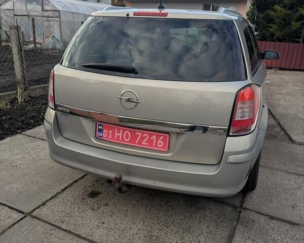 Опель Астра 2008 в Ровно на Automoto.ua Бежевый Опель Астра, объемом двигателя 1.6 л и пробегом 265 тыс. км за 5250 $, фото 11 на Automoto.ua