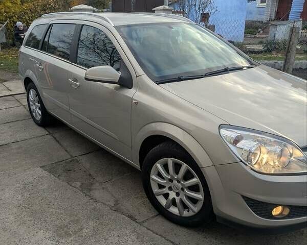 Опель Астра 2008 в Ровно на Automoto.ua Бежевый Опель Астра, объемом двигателя 1.6 л и пробегом 265 тыс. км за 5250 $, фото 17 на Automoto.ua
