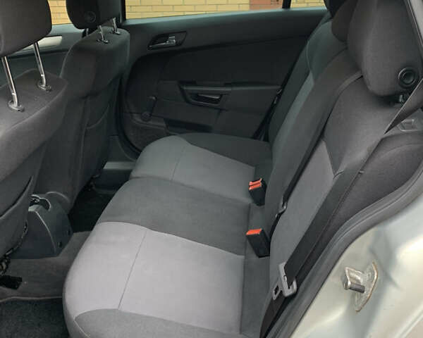 Бежевий Опель Астра, об'ємом двигуна 1.6 л та пробігом 160 тис. км за 5600 $, фото 44 на Automoto.ua