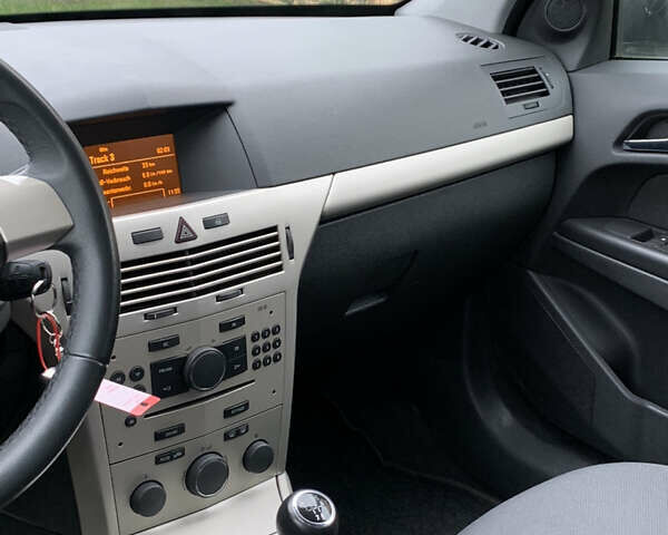 Бежевий Опель Астра, об'ємом двигуна 1.6 л та пробігом 160 тис. км за 5600 $, фото 38 на Automoto.ua