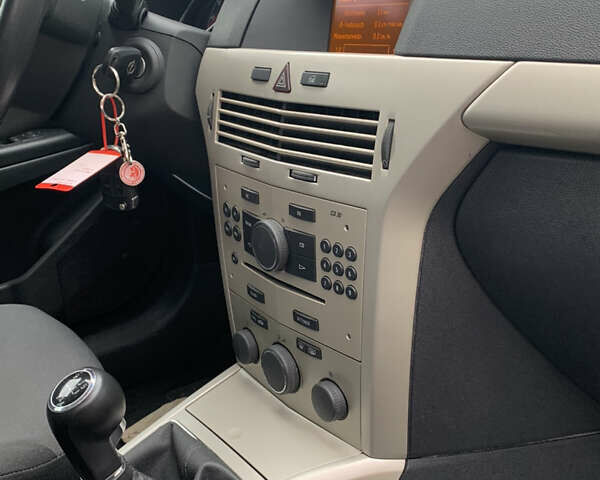 Бежевий Опель Астра, об'ємом двигуна 1.6 л та пробігом 160 тис. км за 5600 $, фото 46 на Automoto.ua