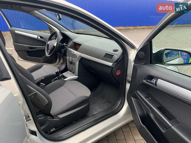 Бежевий Опель Астра, об'ємом двигуна 1.6 л та пробігом 212 тис. км за 5850 $, фото 15 на Automoto.ua