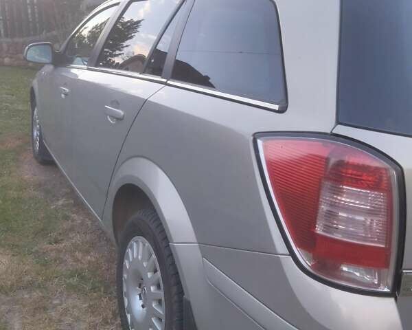 Опель Астра 2010 у Калуше на Automoto.ua Бежевий Опель Астра, об'ємом двигуна 1.6 л та пробігом 146 тис. км за 5800 $, фото 11 на Automoto.ua