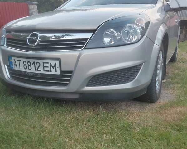 Опель Астра 2010 у Калуше на Automoto.ua Бежевий Опель Астра, об'ємом двигуна 1.6 л та пробігом 146 тис. км за 5800 $, фото 2 на Automoto.ua
