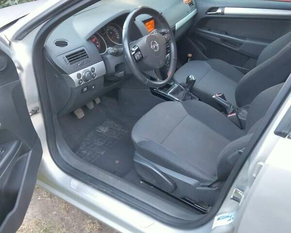 Опель Астра 2010 у Калуше на Automoto.ua Бежевий Опель Астра, об'ємом двигуна 1.6 л та пробігом 146 тис. км за 5800 $, фото 5 на Automoto.ua