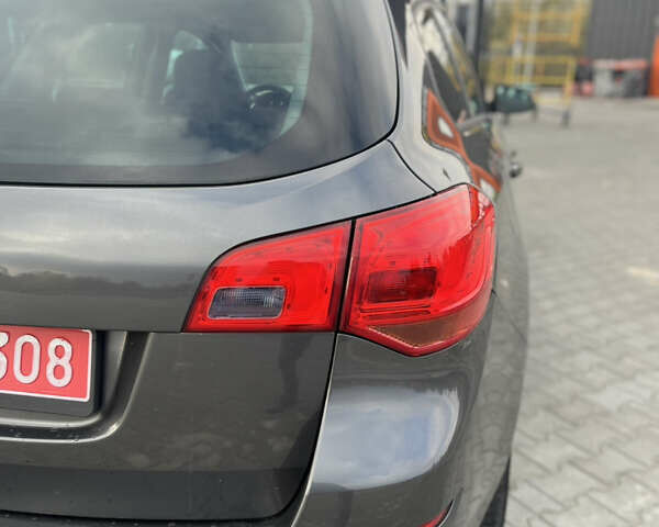 Бежевый Опель Астра, объемом двигателя 0 л и пробегом 140 тыс. км за 8000 $, фото 11 на Automoto.ua