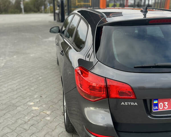 Бежевый Опель Астра, объемом двигателя 0 л и пробегом 140 тыс. км за 8000 $, фото 15 на Automoto.ua