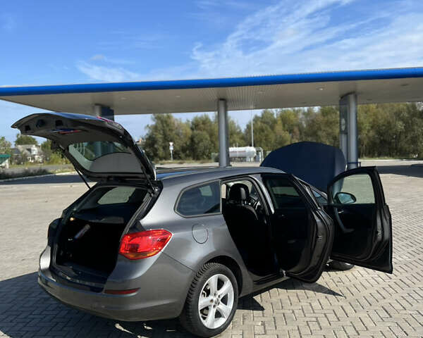 Бежевый Опель Астра, объемом двигателя 0 л и пробегом 140 тыс. км за 8200 $, фото 12 на Automoto.ua