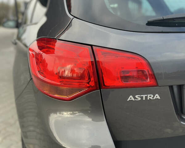 Бежевый Опель Астра, объемом двигателя 0 л и пробегом 140 тыс. км за 8000 $, фото 14 на Automoto.ua