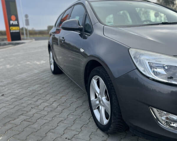 Бежевый Опель Астра, объемом двигателя 0 л и пробегом 140 тыс. км за 8000 $, фото 2 на Automoto.ua