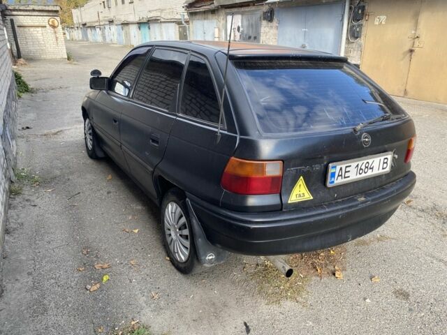 Чорний Опель Астра, об'ємом двигуна 1.6 л та пробігом 256 тис. км за 1400 $, фото 8 на Automoto.ua