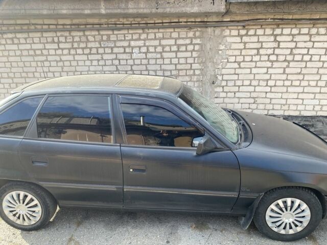 Чорний Опель Астра, об'ємом двигуна 1.6 л та пробігом 256 тис. км за 1400 $, фото 4 на Automoto.ua