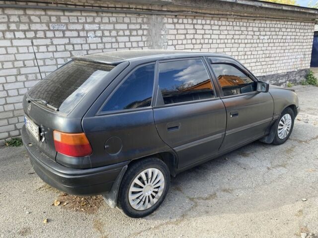Чорний Опель Астра, об'ємом двигуна 1.6 л та пробігом 256 тис. км за 1400 $, фото 9 на Automoto.ua