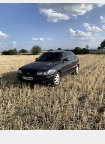 Чорний Опель Астра, об'ємом двигуна 1.6 л та пробігом 340 тис. км за 2000 $, фото 1 на Automoto.ua