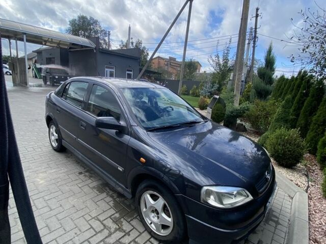Черный Опель Астра, объемом двигателя 1.6 л и пробегом 276 тыс. км за 2500 $, фото 1 на Automoto.ua