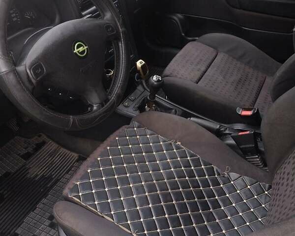 Опель Астра 1999 в Стрые на Automoto.ua Черный Опель Астра, объемом двигателя 1.8 л и пробегом 249 тыс. км за 2000 $, фото 5 на Automoto.ua