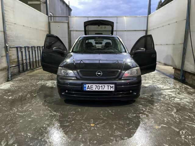 Черный Опель Астра, объемом двигателя 2 л и пробегом 450 тыс. км за 2500 $, фото 1 на Automoto.ua