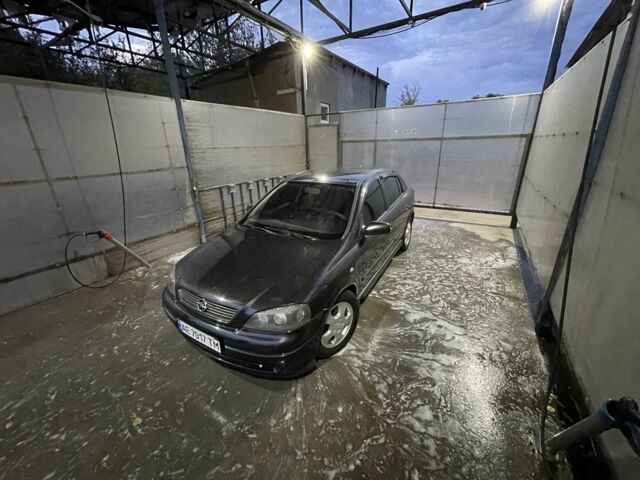 Черный Опель Астра, объемом двигателя 2 л и пробегом 450 тыс. км за 2500 $, фото 3 на Automoto.ua