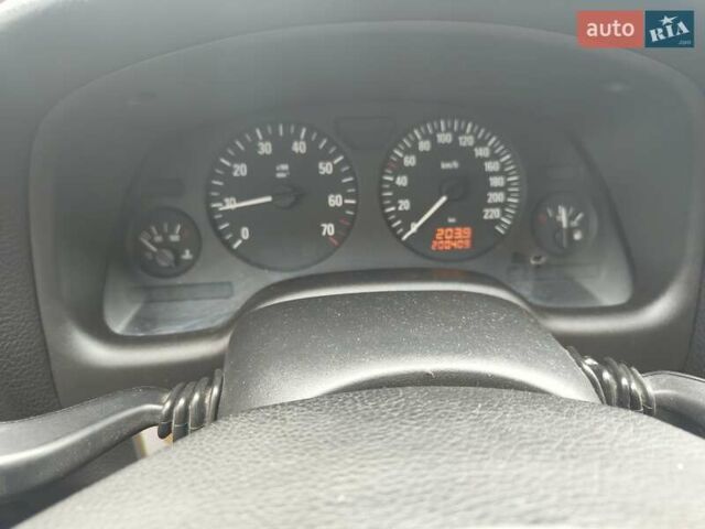 Черный Опель Астра, объемом двигателя 1.6 л и пробегом 200 тыс. км за 2700 $, фото 6 на Automoto.ua