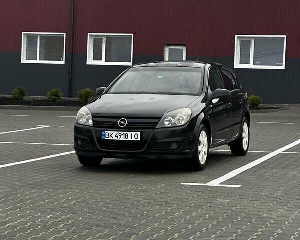 Черный Опель Астра, объемом двигателя 1.6 л и пробегом 273 тыс. км за 3250 $, фото 6 на Automoto.ua