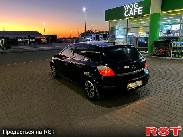 Черный Опель Астра, объемом двигателя 1.6 л и пробегом 214 тыс. км за 3500 $, фото 6 на Automoto.ua