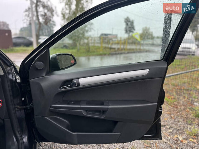 Черный Опель Астра, объемом двигателя 1.4 л и пробегом 212 тыс. км за 5200 $, фото 41 на Automoto.ua