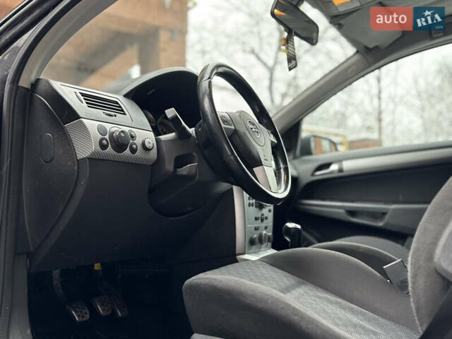 Чорний Опель Астра, об'ємом двигуна 1.6 л та пробігом 194 тис. км за 3800 $, фото 17 на Automoto.ua