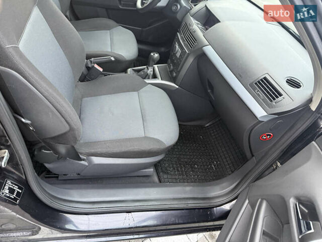 Чорний Опель Астра, об'ємом двигуна 1.6 л та пробігом 265 тис. км за 2000 $, фото 11 на Automoto.ua