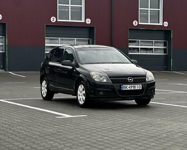 Черный Опель Астра, объемом двигателя 1.6 л и пробегом 273 тыс. км за 3250 $, фото 2 на Automoto.ua