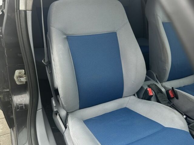 Черный Опель Астра, объемом двигателя 1.6 л и пробегом 273 тыс. км за 3250 $, фото 6 на Automoto.ua