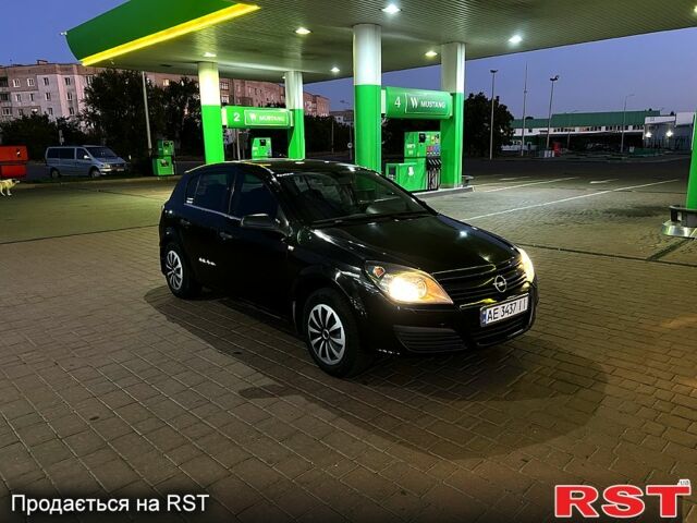 Черный Опель Астра, объемом двигателя 1.6 л и пробегом 214 тыс. км за 3500 $, фото 3 на Automoto.ua