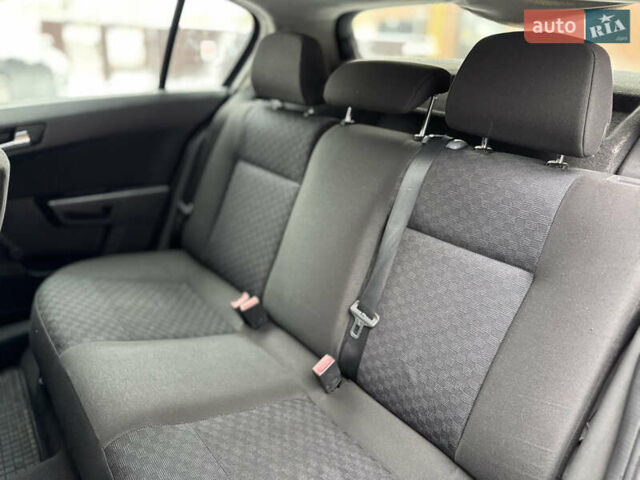 Чорний Опель Астра, об'ємом двигуна 1.6 л та пробігом 194 тис. км за 3800 $, фото 29 на Automoto.ua