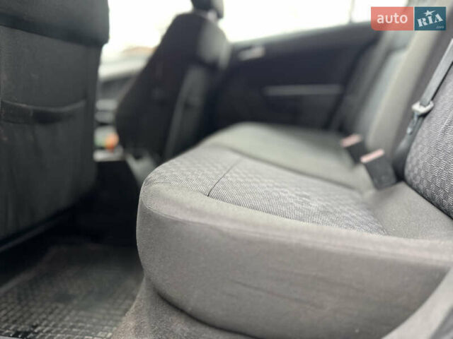 Чорний Опель Астра, об'ємом двигуна 1.6 л та пробігом 194 тис. км за 3800 $, фото 28 на Automoto.ua