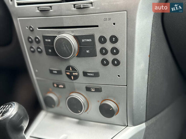 Чорний Опель Астра, об'ємом двигуна 1.6 л та пробігом 194 тис. км за 3800 $, фото 24 на Automoto.ua