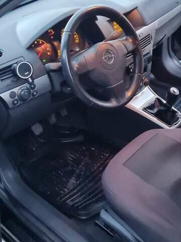 Черный Опель Астра, объемом двигателя 1.4 л и пробегом 300 тыс. км за 3350 $, фото 8 на Automoto.ua