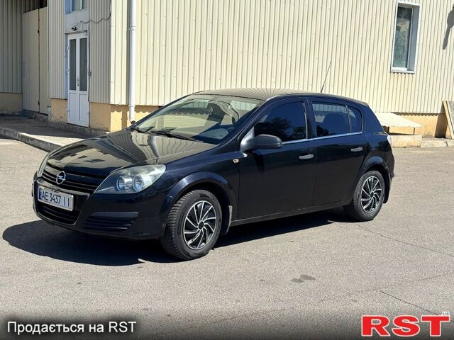 Черный Опель Астра, объемом двигателя 1.6 л и пробегом 300 тыс. км за 3350 $, фото 2 на Automoto.ua