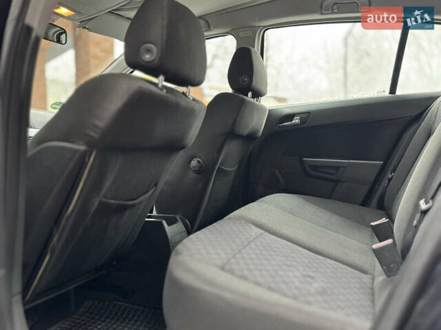 Чорний Опель Астра, об'ємом двигуна 1.6 л та пробігом 194 тис. км за 3800 $, фото 31 на Automoto.ua